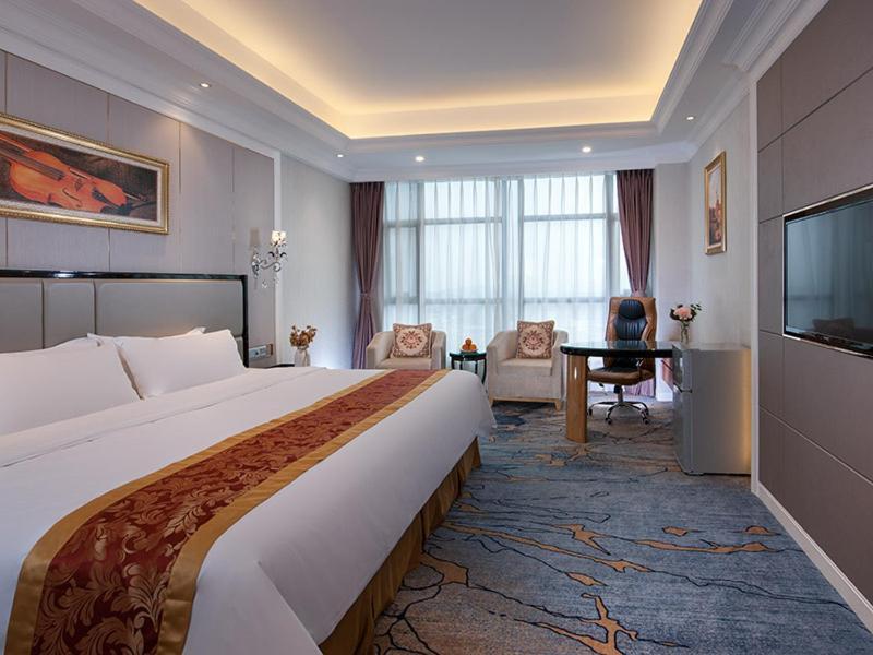 Vienna International Hotel Guangzhou Shijin Exterior photo